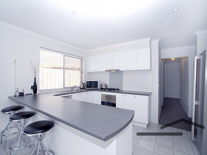 5 Chin Court, Berwick VIC 3806