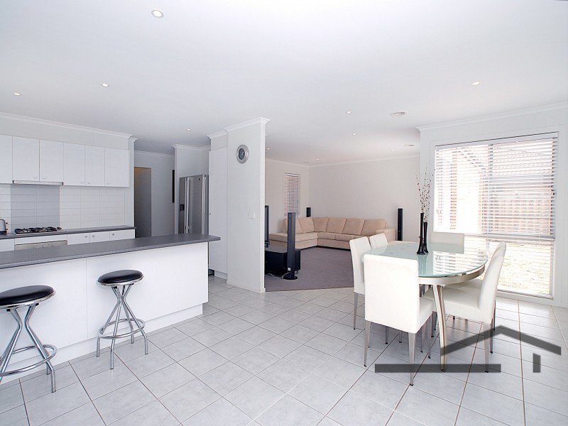 5 Chin Court, Berwick VIC 3806