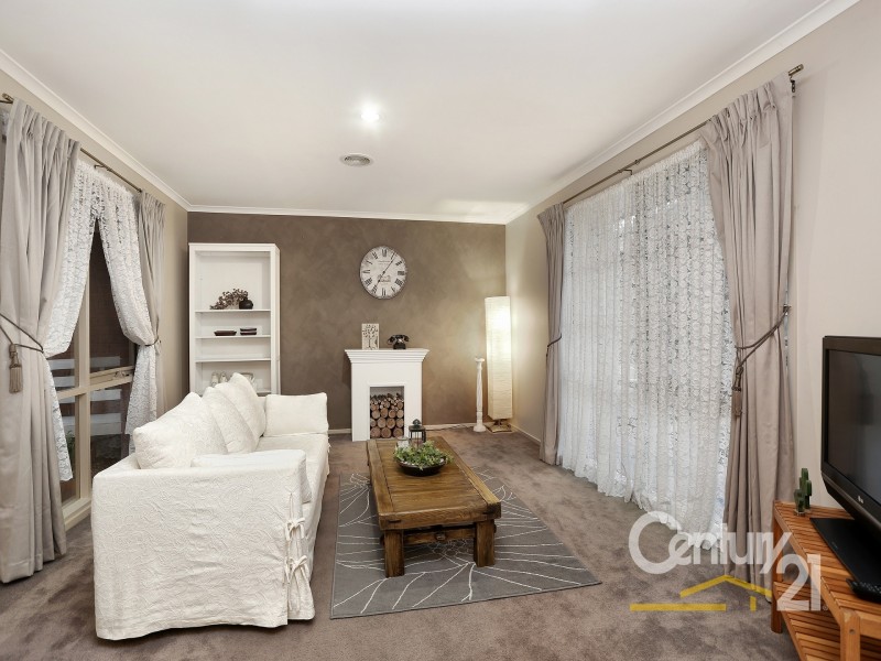 5 Hall Court, Berwick VIC 3806