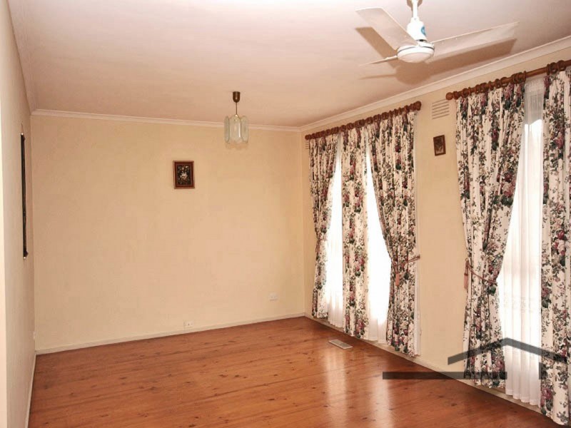 10 Millsywn Avenue, Hampton Park VIC 3976