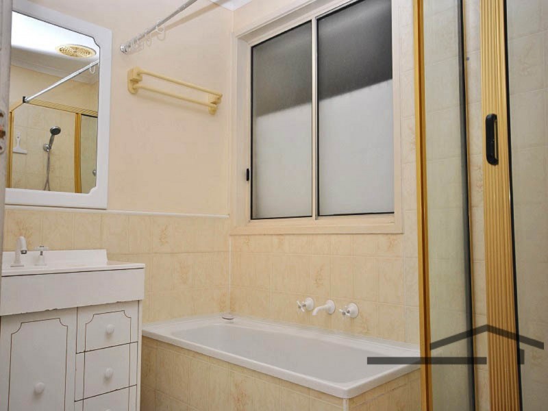 10 Millsywn Avenue, Hampton Park VIC 3976