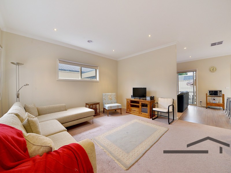 2/9 Slingsby Avenue, Beaconsfield VIC 3807