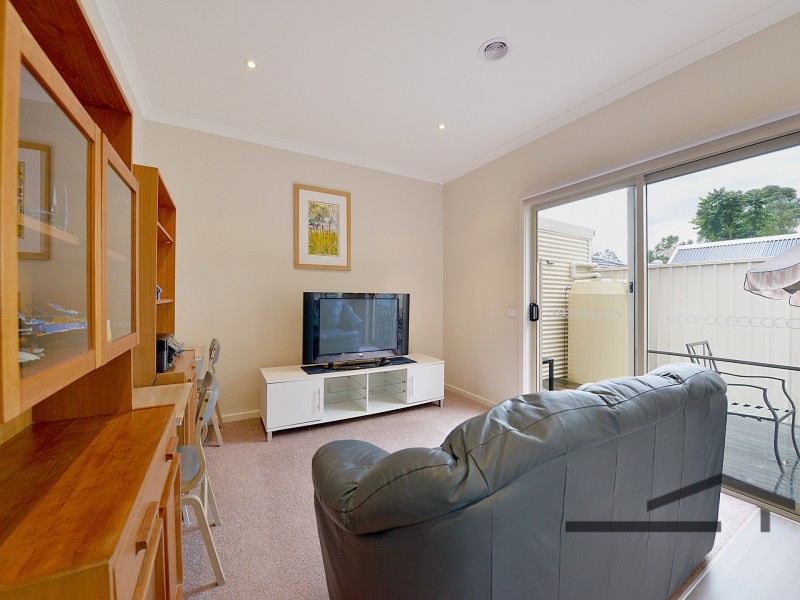 2/9 Slingsby Avenue, Beaconsfield VIC 3807