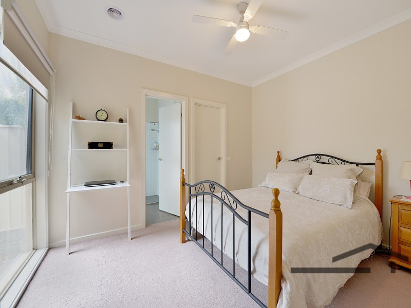 2/9 Slingsby Avenue, Beaconsfield VIC 3807