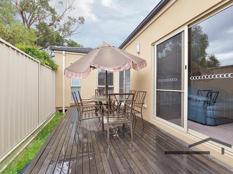 2/9 Slingsby Avenue, Beaconsfield VIC 3807