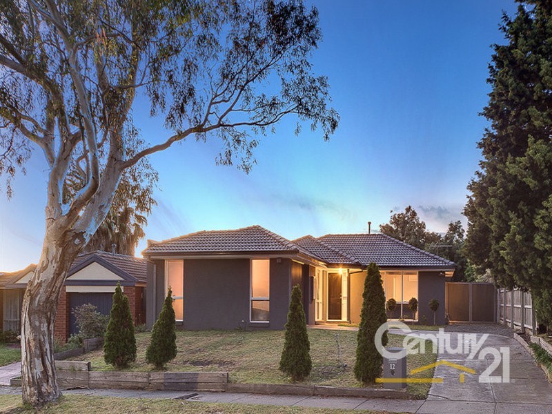 12 Sharpe Court, Berwick VIC 3806