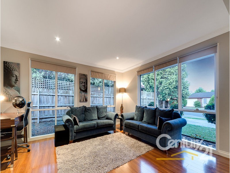 12 Sharpe Court, Berwick VIC 3806