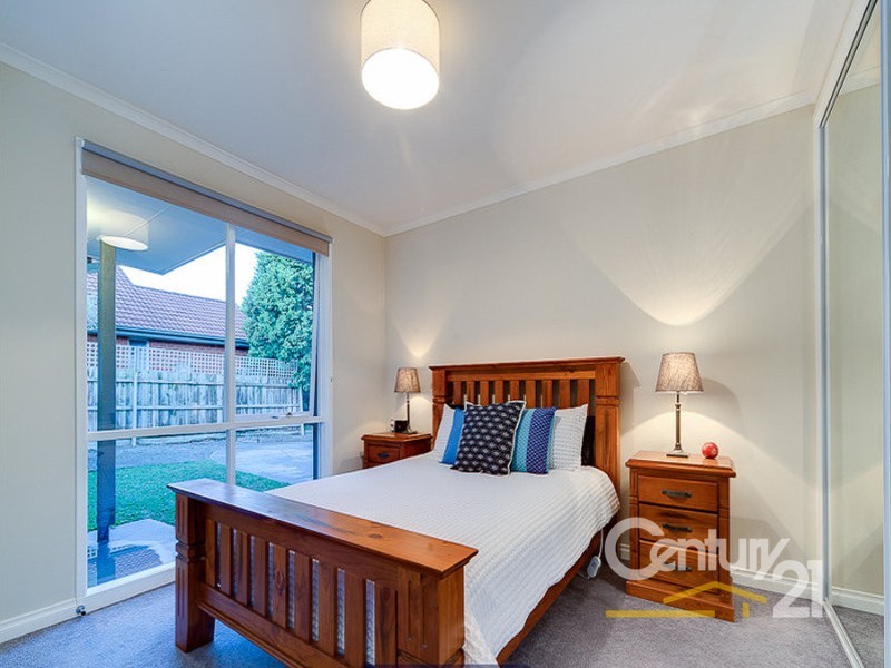 12 Sharpe Court, Berwick VIC 3806
