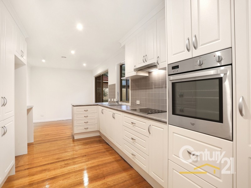 1/14  Greenlaw Crescent, Berwick VIC 3806