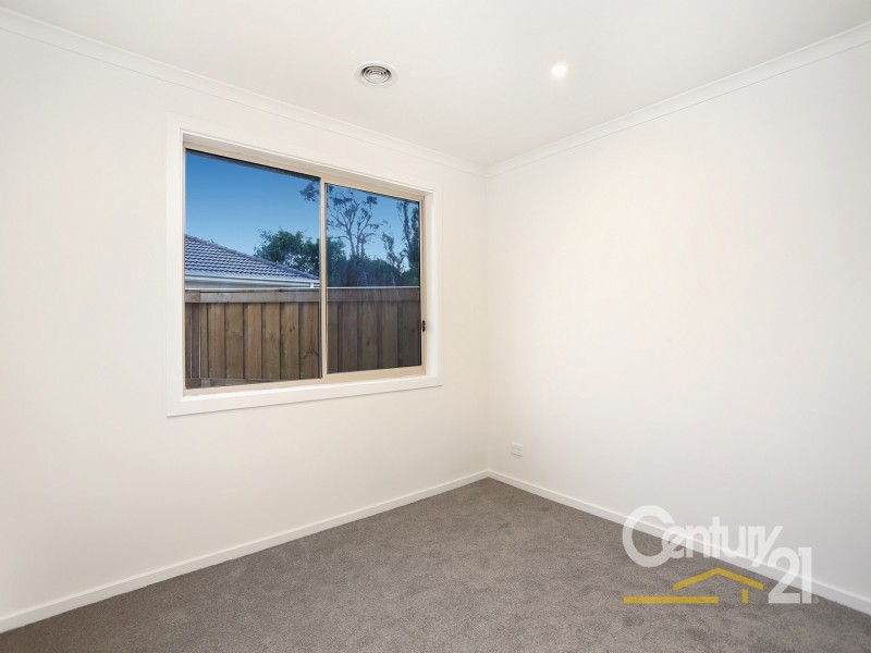 1/14  Greenlaw Crescent, Berwick VIC 3806