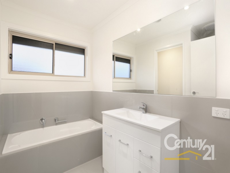 1/14  Greenlaw Crescent, Berwick VIC 3806