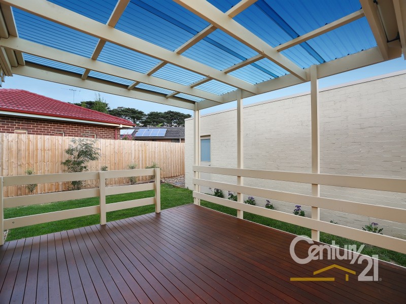 1/14  Greenlaw Crescent, Berwick VIC 3806