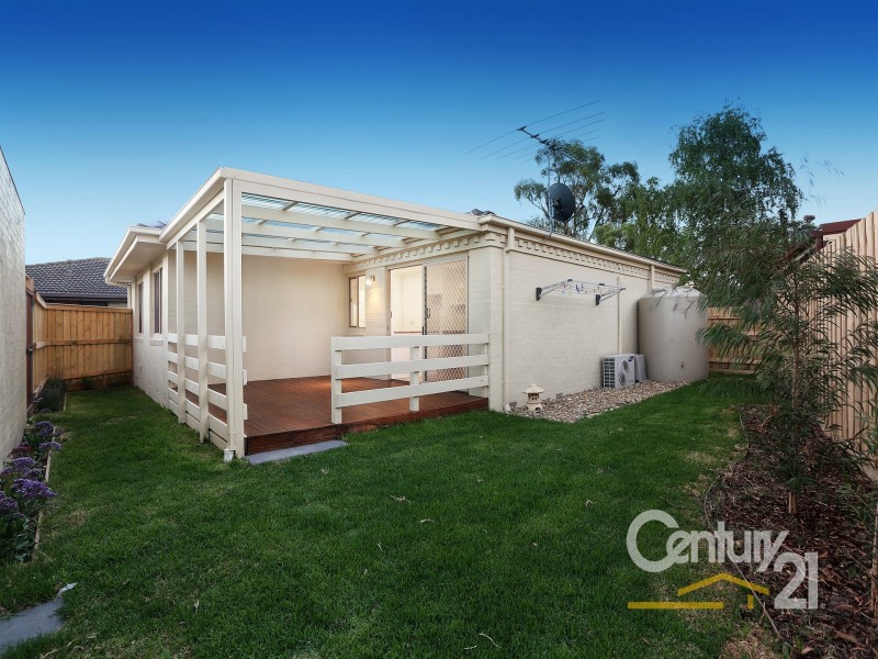 1/14  Greenlaw Crescent, Berwick VIC 3806