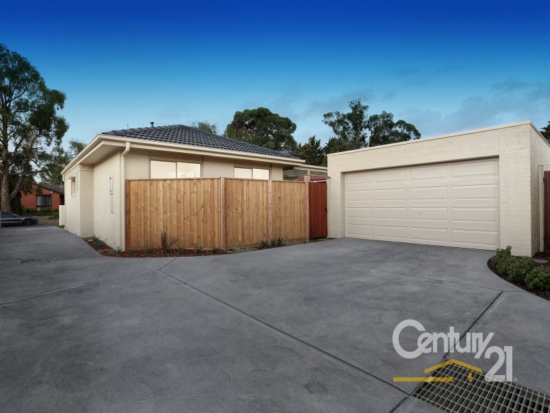 1/14  Greenlaw Crescent, Berwick VIC 3806