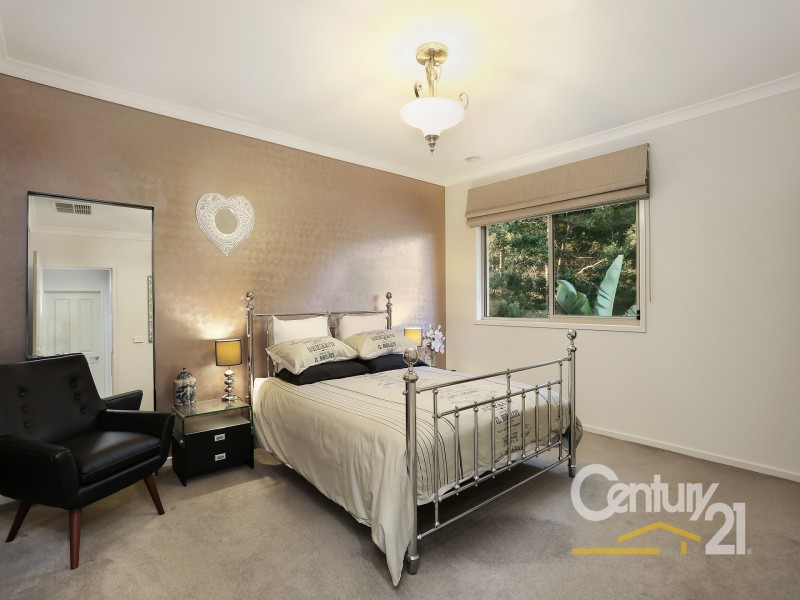 32 Bushlark Court, Berwick VIC 3806