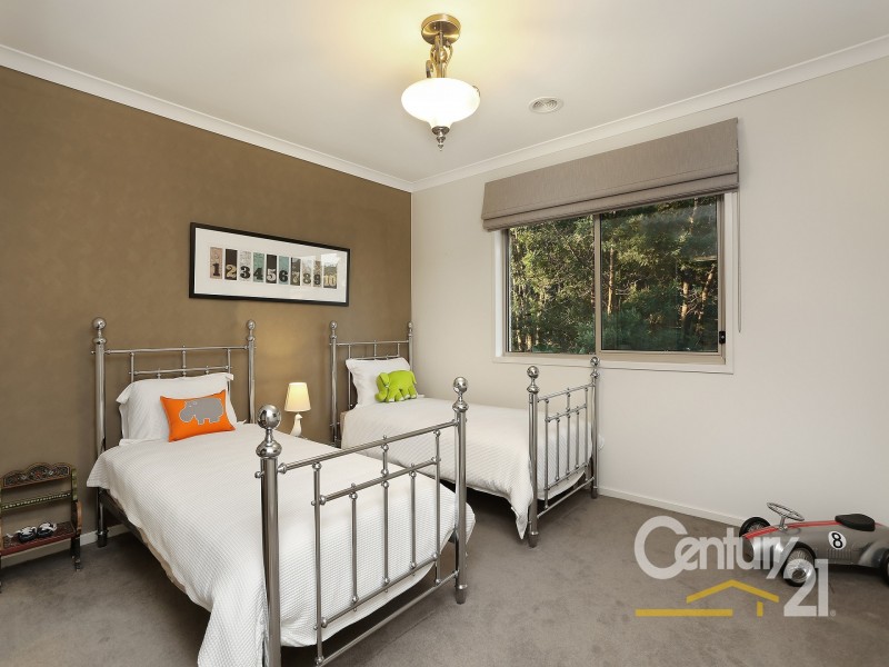 32 Bushlark Court, Berwick VIC 3806