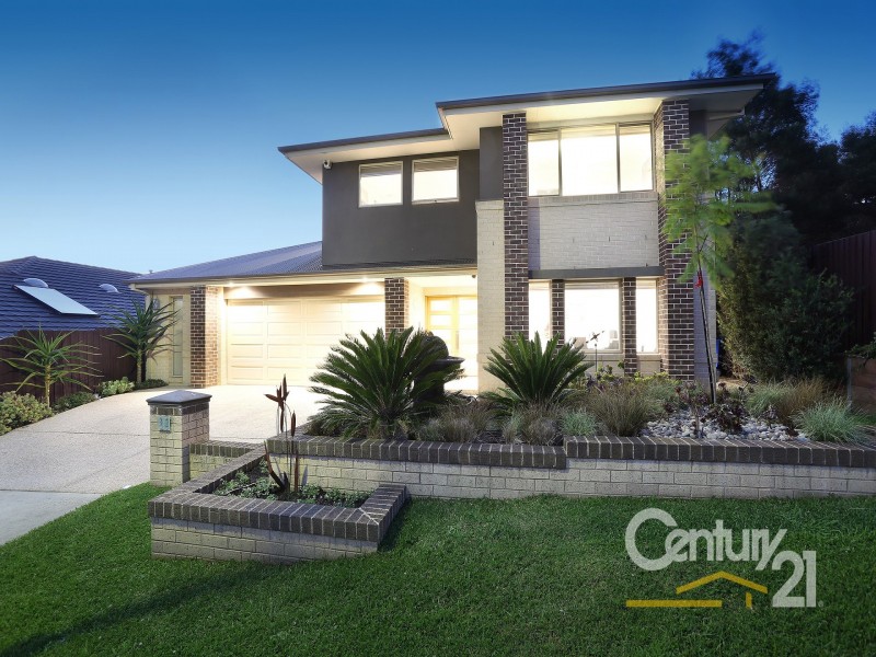 32 Bushlark Court, Berwick VIC 3806