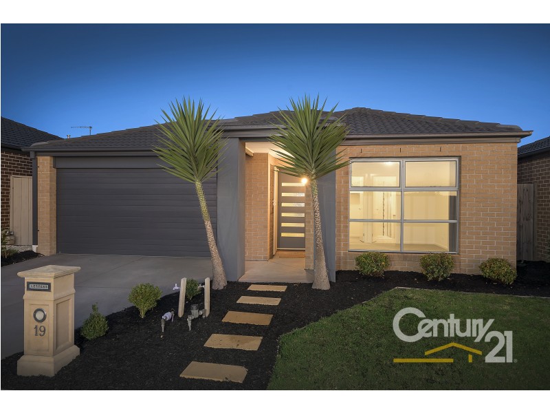 19 Bianca Crescent, Cranbourne North VIC 3977