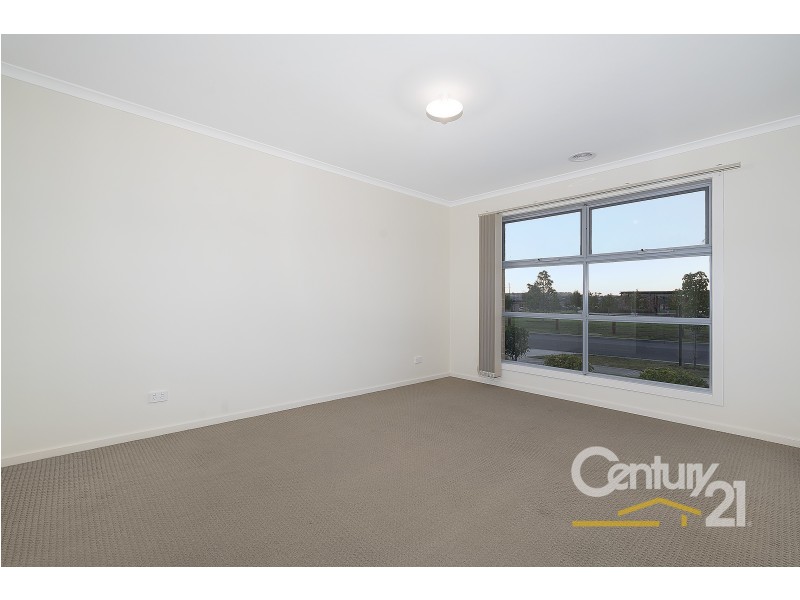 19 Bianca Crescent, Cranbourne North VIC 3977