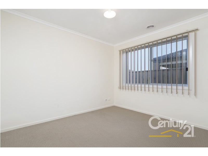 19 Bianca Crescent, Cranbourne North VIC 3977