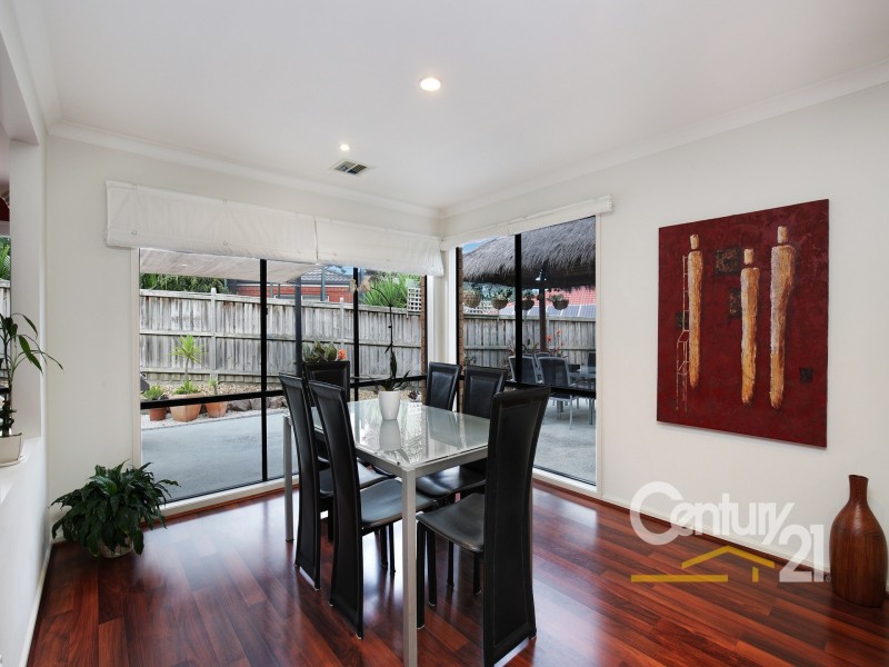 4 Azure Place, Narre Warren South VIC 3805