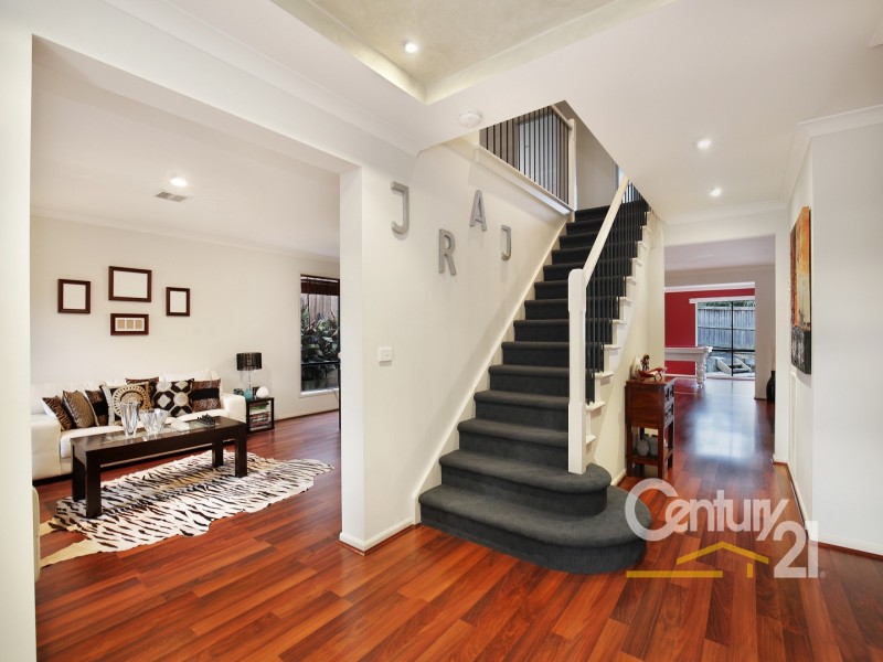 4 Azure Place, Narre Warren South VIC 3805