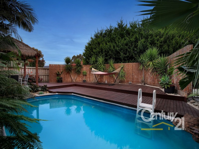 4 Azure Place, Narre Warren South VIC 3805