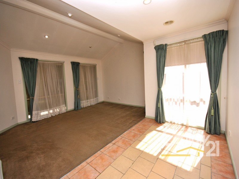 23 Innes Court, Berwick VIC 3806