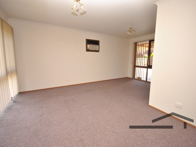 4 County Drive, Berwick VIC 3806