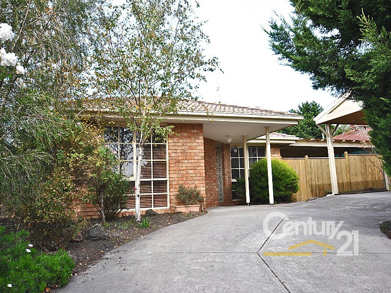 2 Meadow Place, Narre Warren South VIC 3805