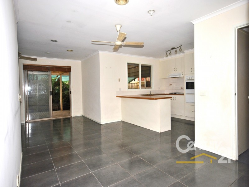 2 Meadow Place, Narre Warren South VIC 3805