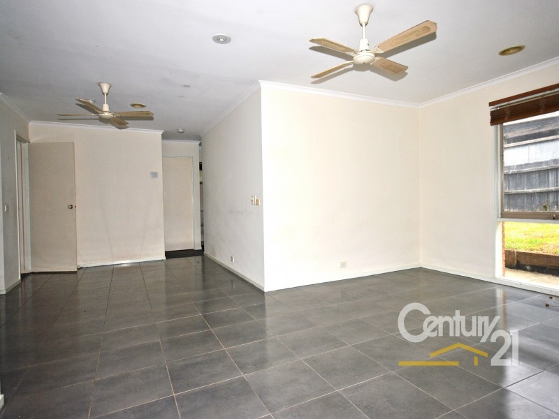 2 Meadow Place, Narre Warren South VIC 3805