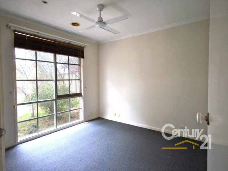 2 Meadow Place, Narre Warren South VIC 3805