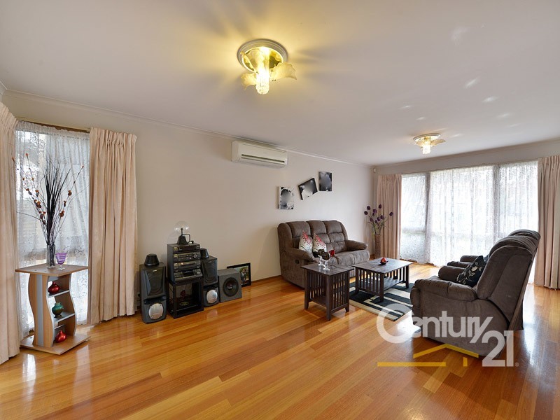 32 Hinrichsen Drive, Hallam VIC 3803