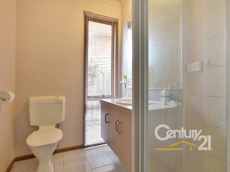 32 Hinrichsen Drive, Hallam VIC 3803