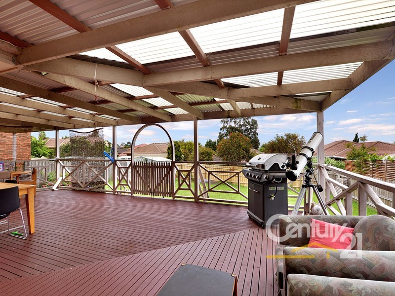 32 Hinrichsen Drive, Hallam VIC 3803