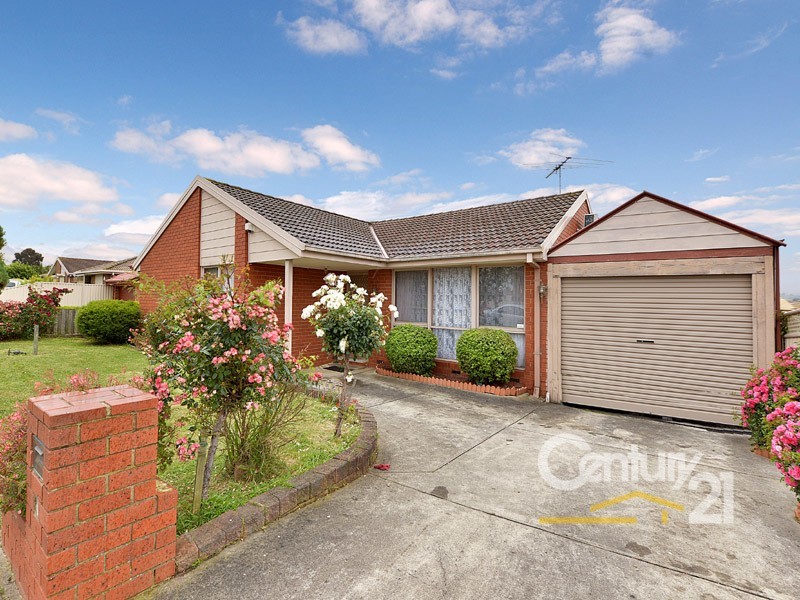 32 Hinrichsen Drive, Hallam VIC 3803