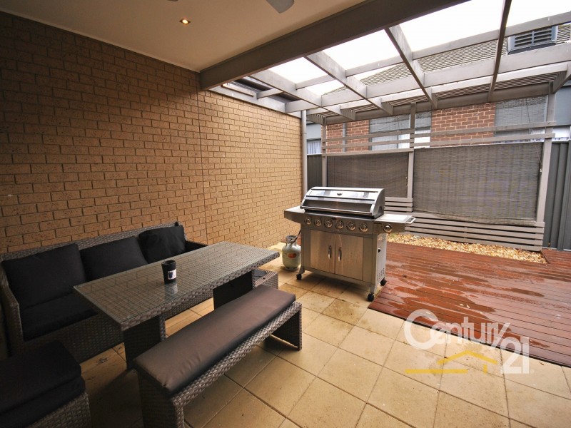 16 Kindred Avenue, Cranbourne North VIC 3977