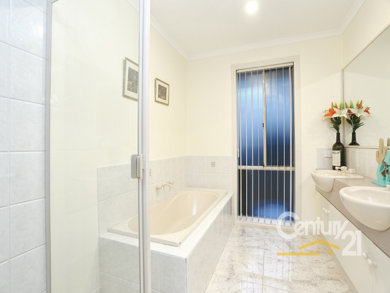 50 Sandalwood Drive, Narre Warren VIC 3805