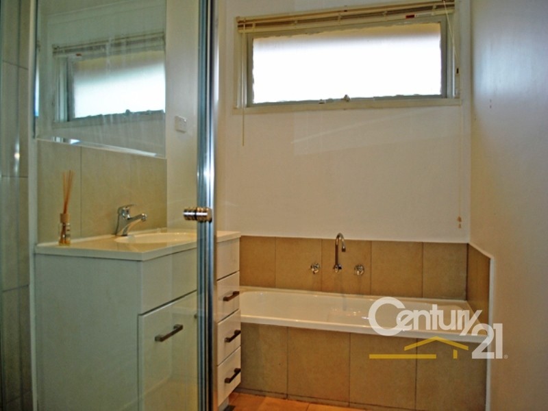 25 Upton Crescent, Narre Warren VIC 3805