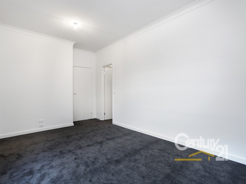 2/52 Genevieve Circuit, Cranbourne VIC 3977