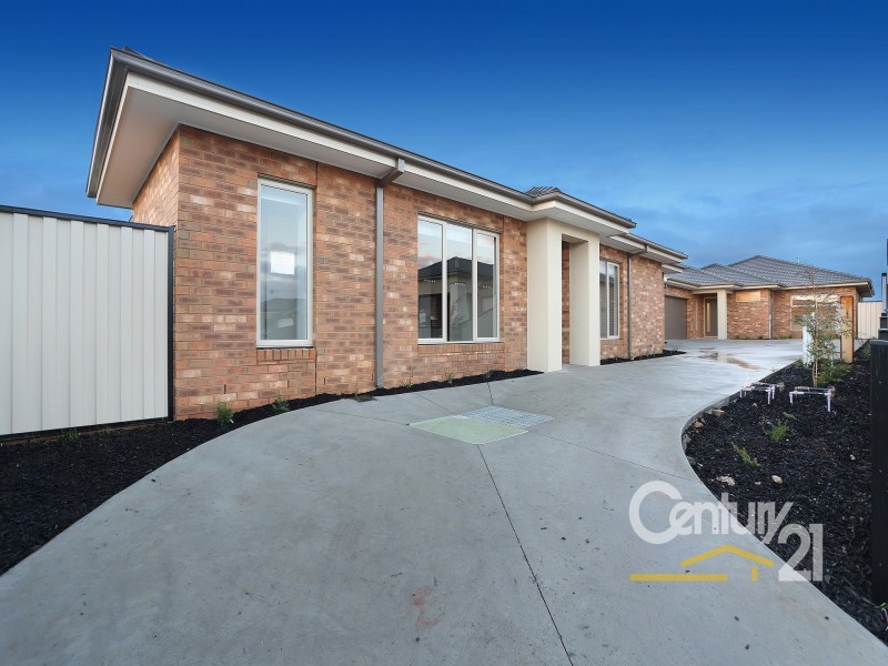 2/52 Genevieve Circuit, Cranbourne VIC 3977