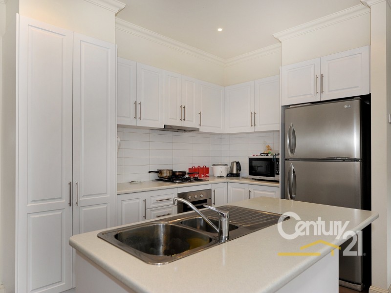 2 Speranza Place, Lynbrook VIC 3975