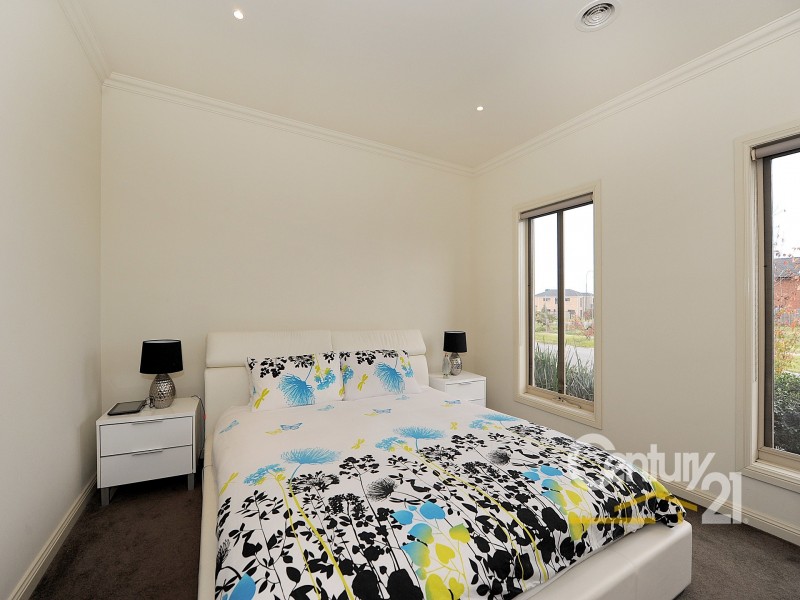 2 Speranza Place, Lynbrook VIC 3975