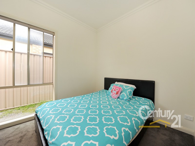 2 Speranza Place, Lynbrook VIC 3975