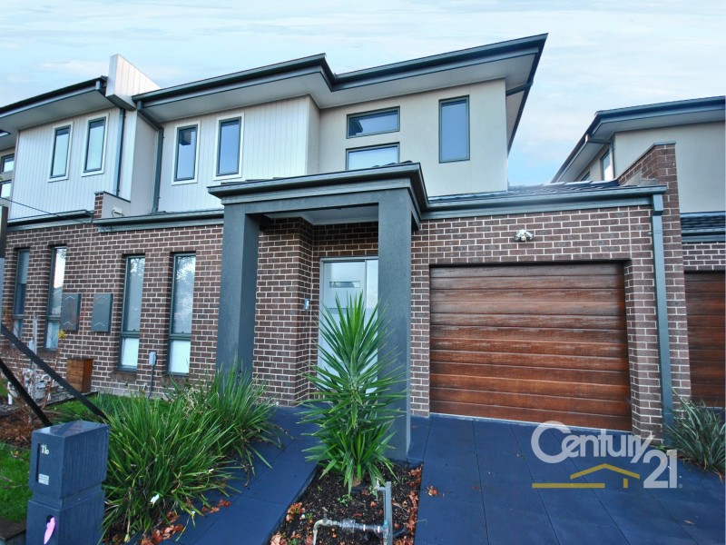 11D Hughes Crescent, Dandenong North VIC 3175