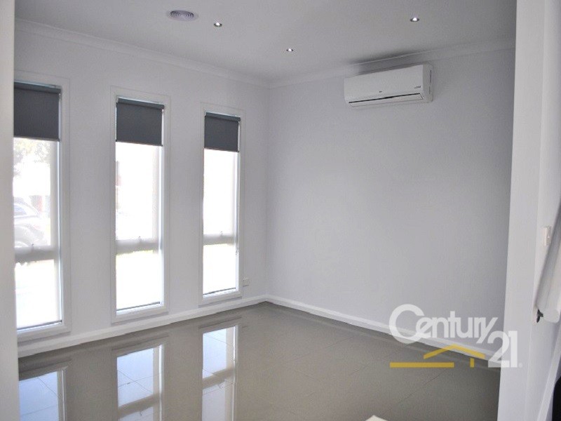 11D Hughes Crescent, Dandenong North VIC 3175