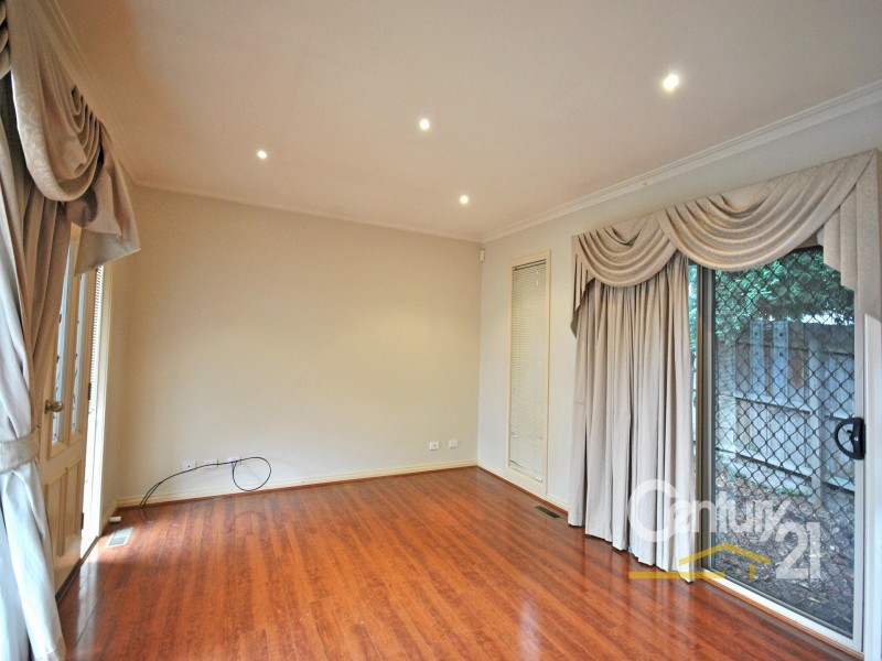 2/5 Burrows Avenue, Dandenong VIC 3175