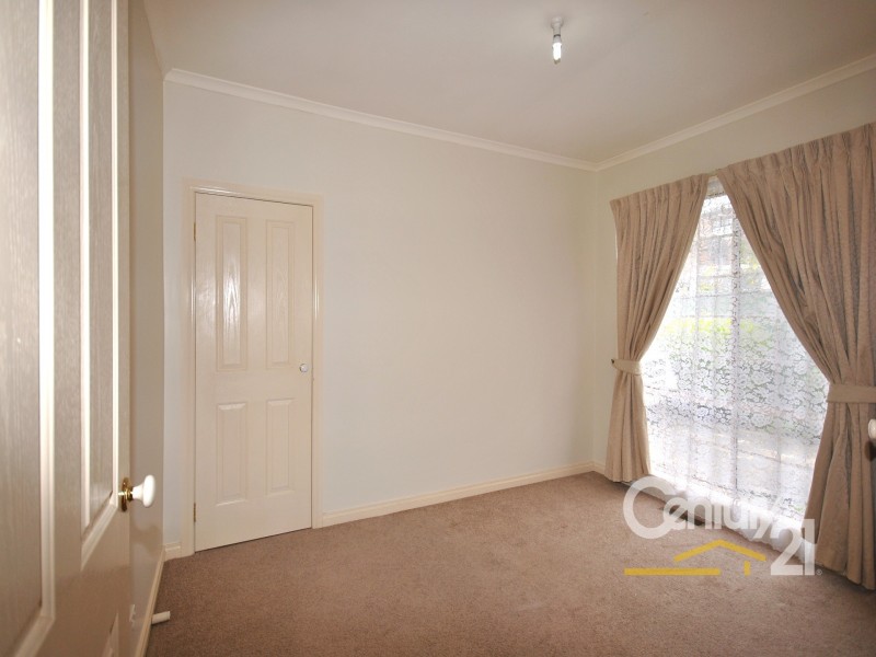 2/5 Burrows Avenue, Dandenong VIC 3175