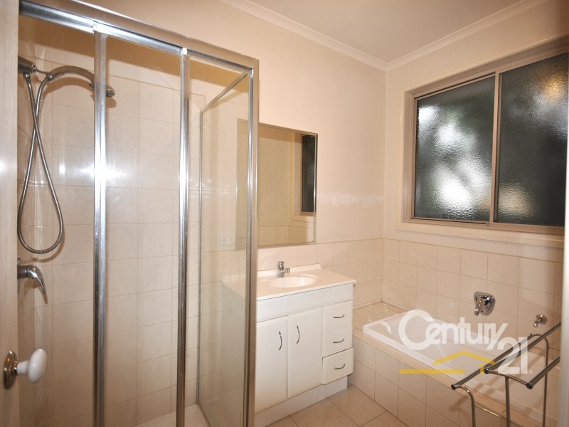 2/5 Burrows Avenue, Dandenong VIC 3175